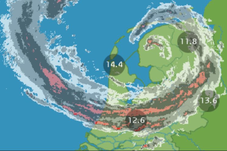 Zwaarste zomerstorm ooit zorgt voor grote overlast Zwaarste zomerstorm ooit zorgt voor grote overlast