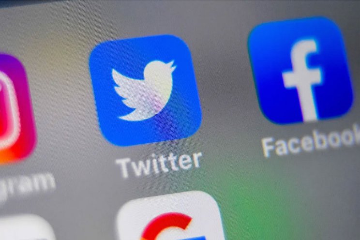 'Half miljoen minder users voor Facebook en Twitter'