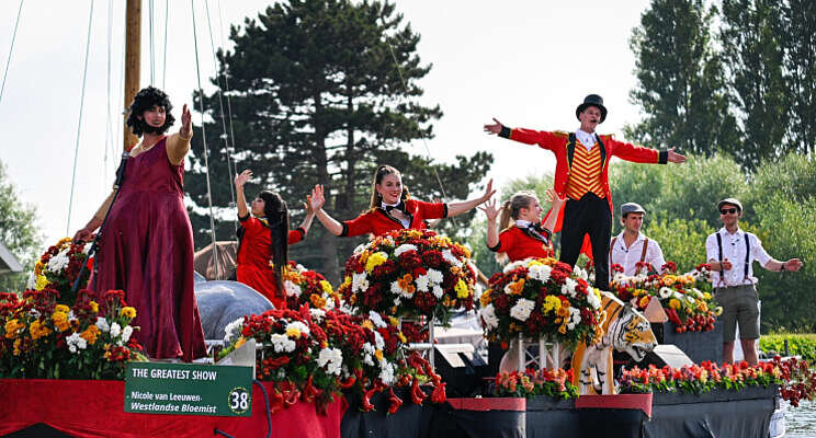 Varend Corso 'ouderwets feest' Varend Corso 'ouderwets feest'